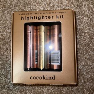 Cocokind highlighter kit